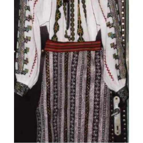 Costum Popular de Dama